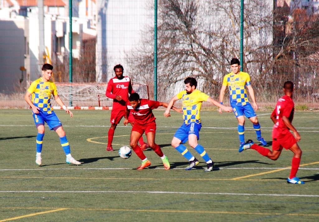 Futebol: Rebordelo, Vimioso, FC Vinhais e GD Sendim avançam para os quartos-de-final da taça distrital