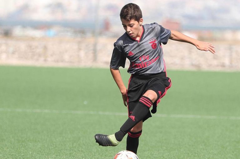 Futebol: Tiago Parente chamado à Selecção Nacional sub-16