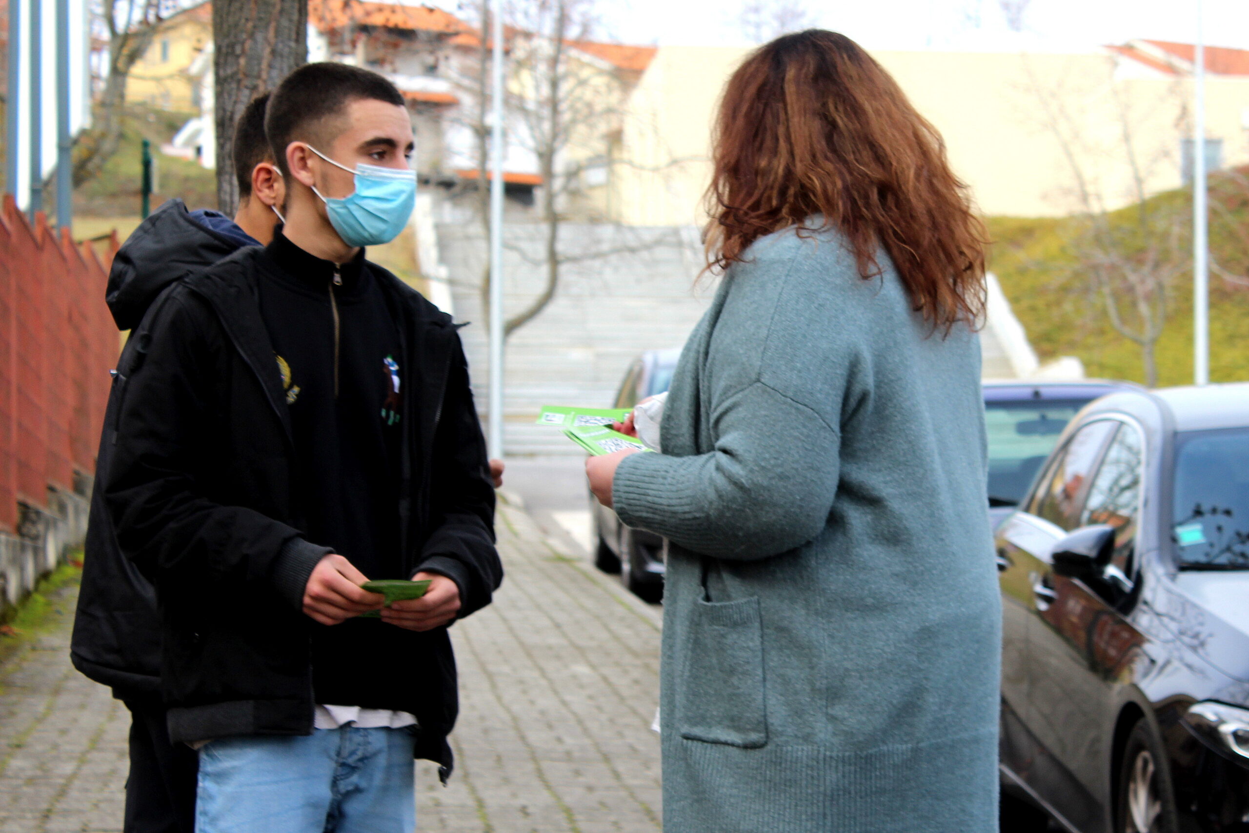 Verdes estiveram em Macedo e Mirandela a recolher assinaturas contra a exploração de lítio na região