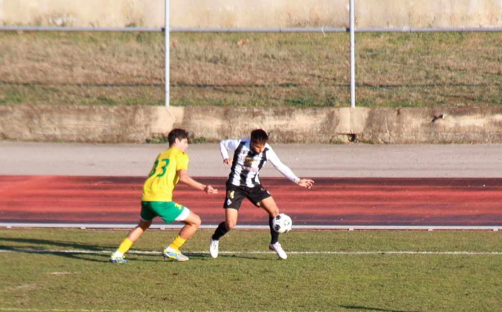 Futebol: Triunfo suado do Mirandela em Macedo de Cavaleiros