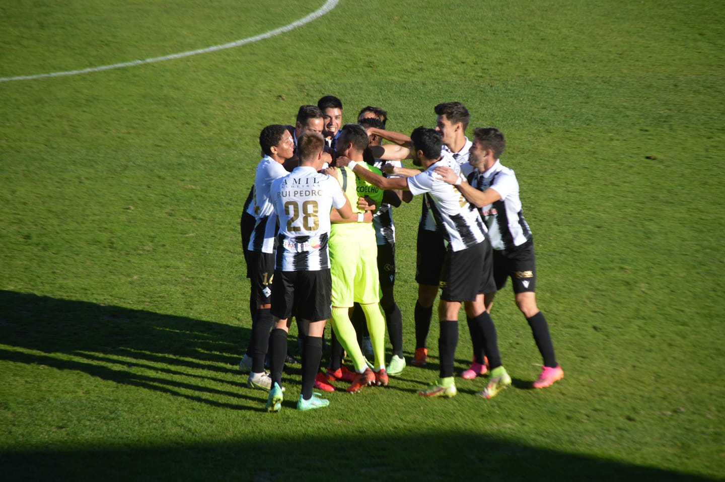 Futebol: S.C. Mirandela perde no terreno do Vila Meã