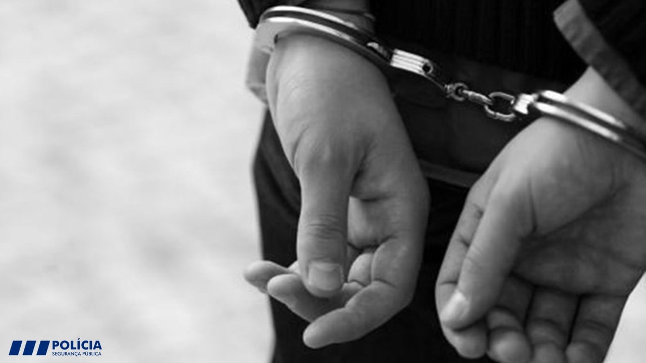Homem detido em flagrante delito por violência doméstica em Mirandela