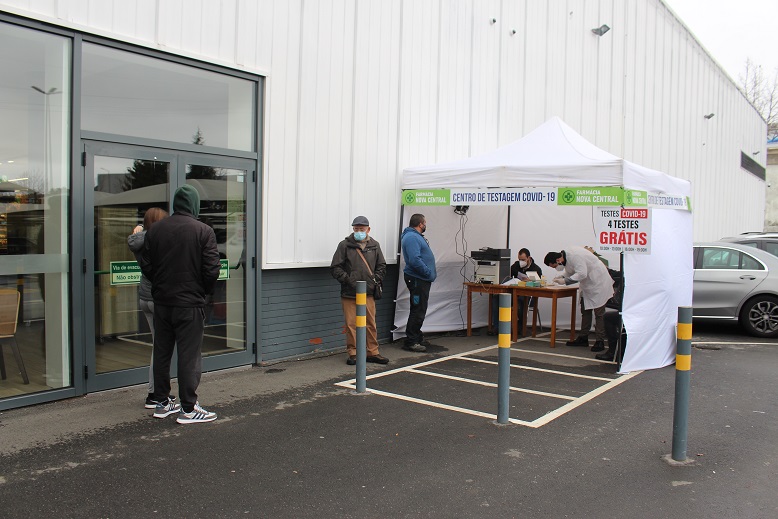 Farmácia Nova Central instala centros de testagem em dois supermercados de Bragança