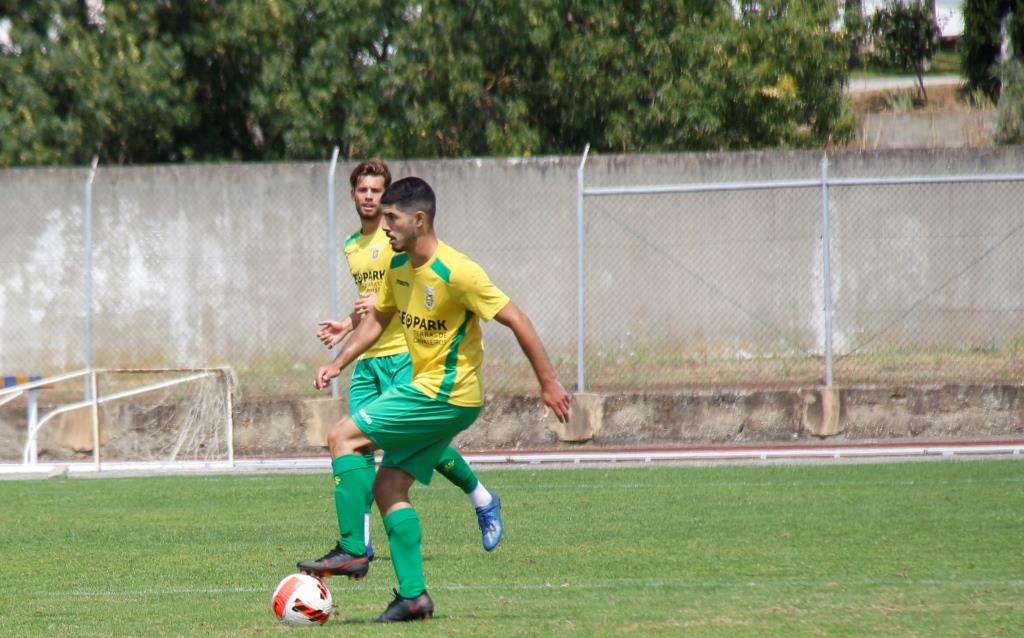 Futebol: Macedo recebe Vila Real no dérbi transmontano da jornada 12