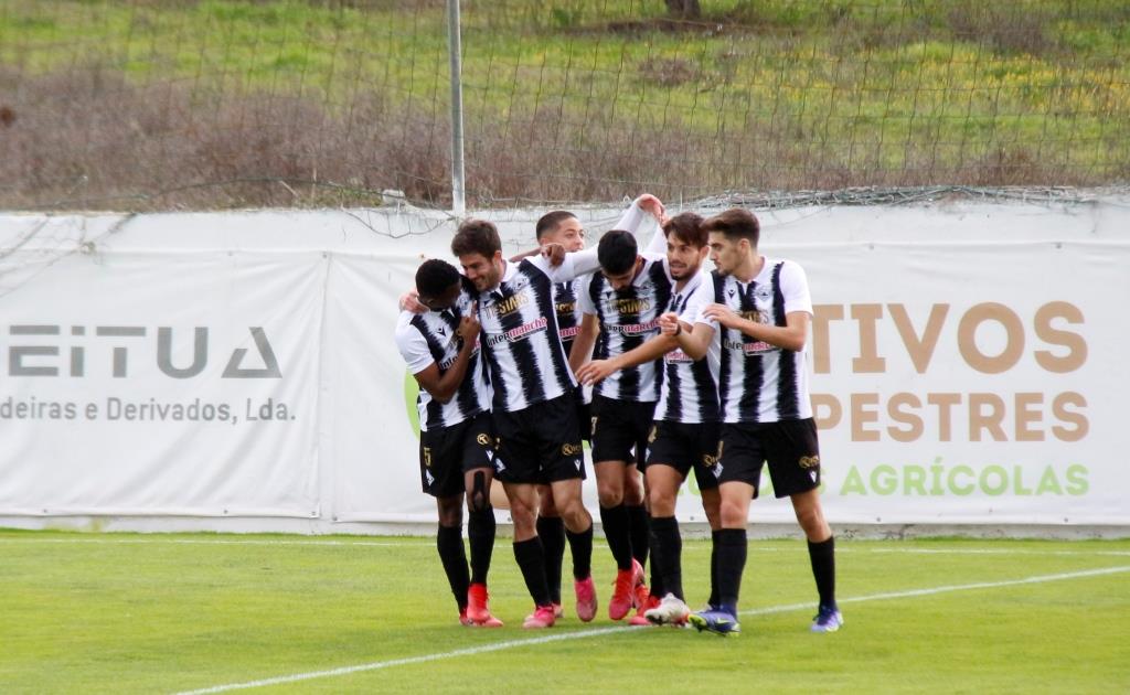 Futebol: Rafael Pinheiro atento a “adversário com a defesa menos batida”