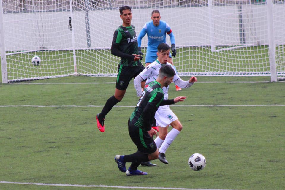 Futebol: Macedo deixa escapar vitória na compensação e soma um ponto