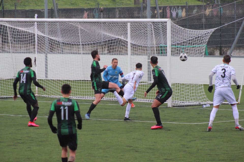 Macedo deixa escapar vitória na compensação