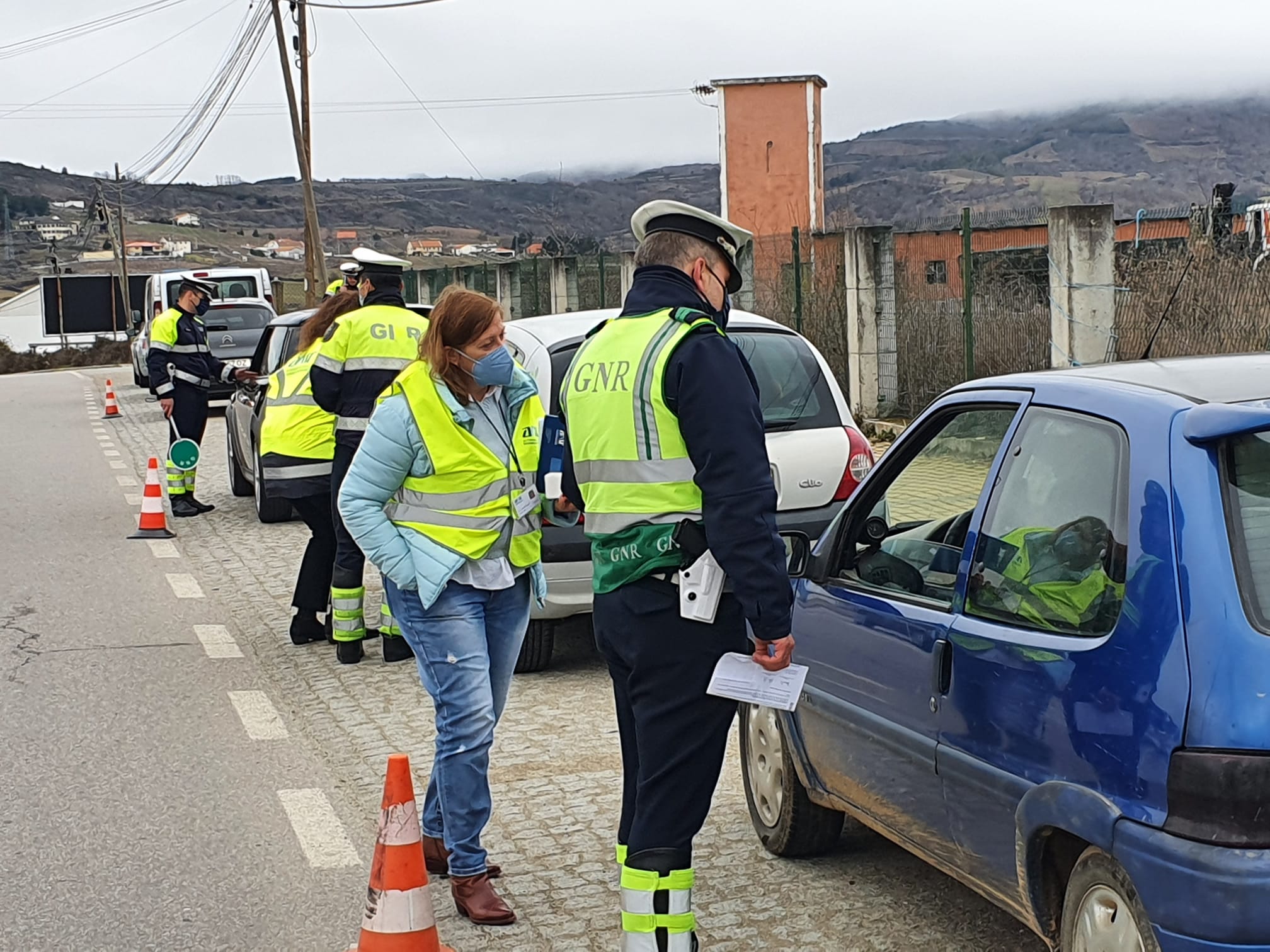 Acção de sensibilização alerta para perigos do uso do telemóvel durante a condução