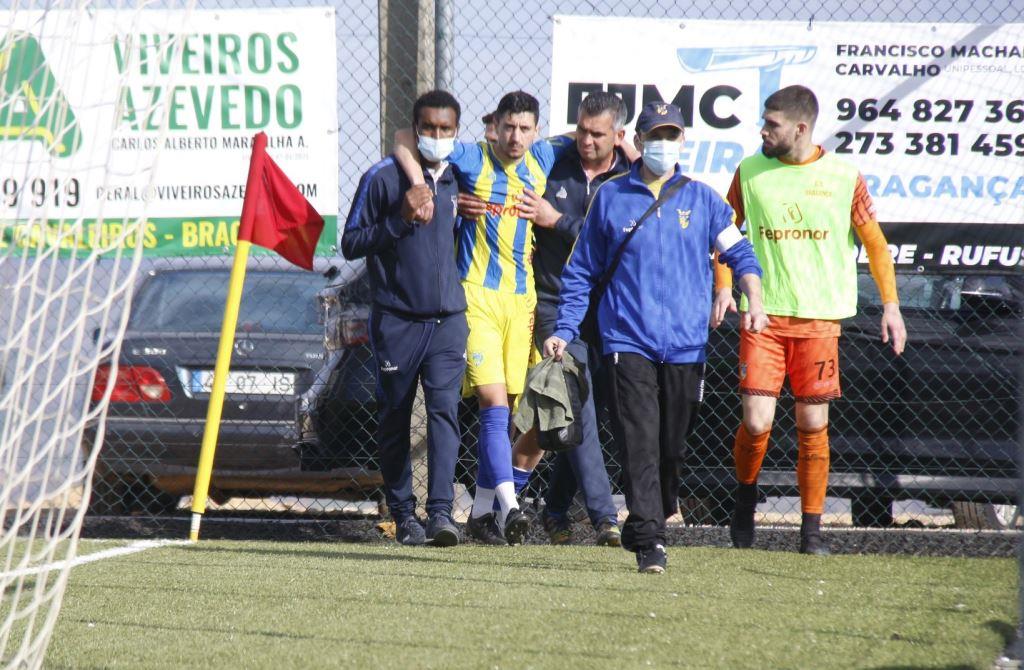 Futebol: Francisco Estanga realça apoio dos colegas de equipa