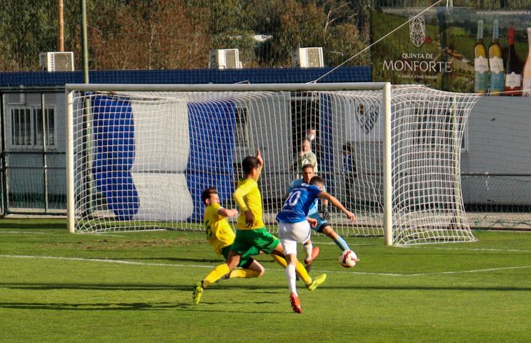 Futebol: Macedo perdeu (2-1) mas fez suar o líder