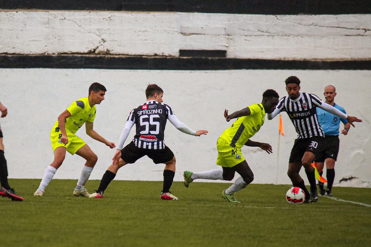 Futebol: Mirandela termina fase regular a vencer