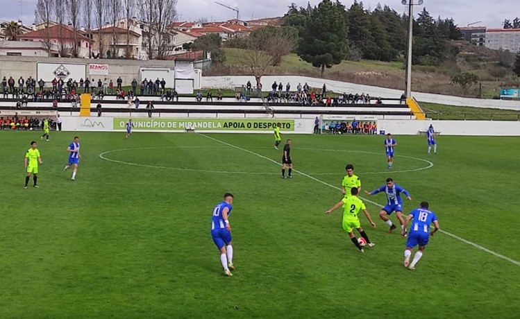 Futebol: Mirandela inicia fase de manutenção com um empate sem golos