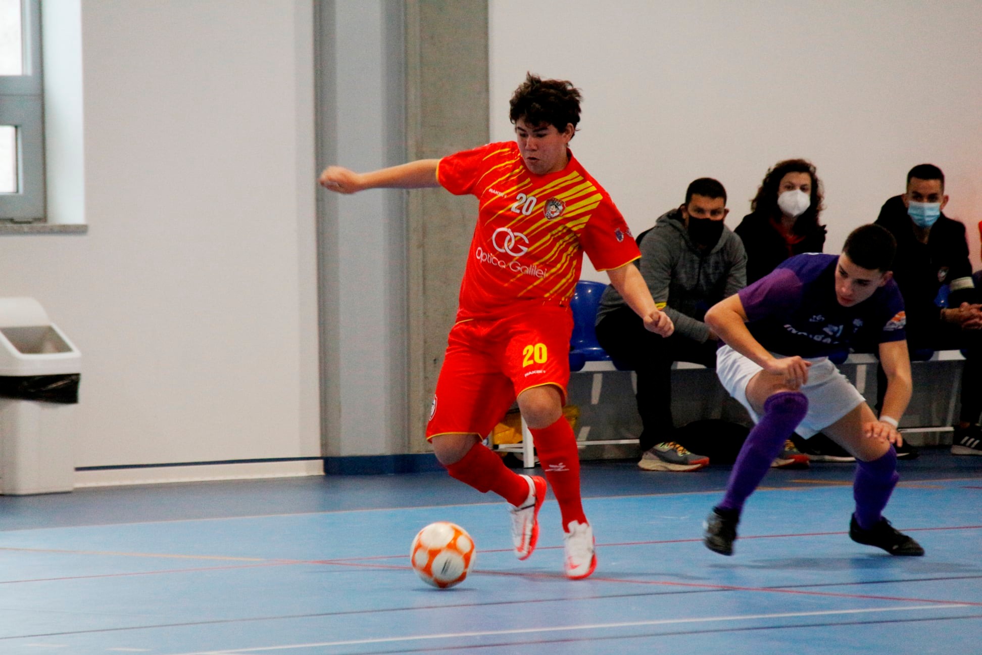 Futsal: Escola Arnaldo Pereira sofre derrota caseira no pontapé de saída da Taça Nacional sub-17