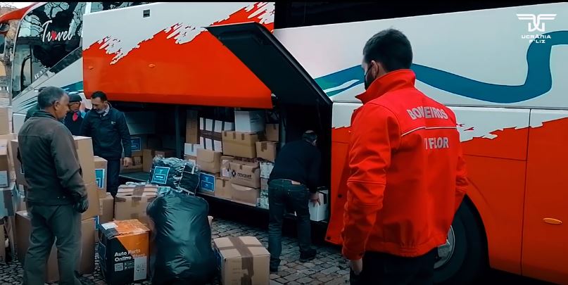 Autocarro de Vila flor levou bens essenciais para a Ucrânia e vai trazer refugiados
