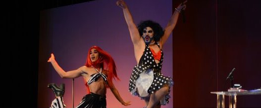 Peça “As Damas da Noite – Uma Farsa de Elmano Sancho” está amanhã no Teatro de Bragança e convida à reflexão