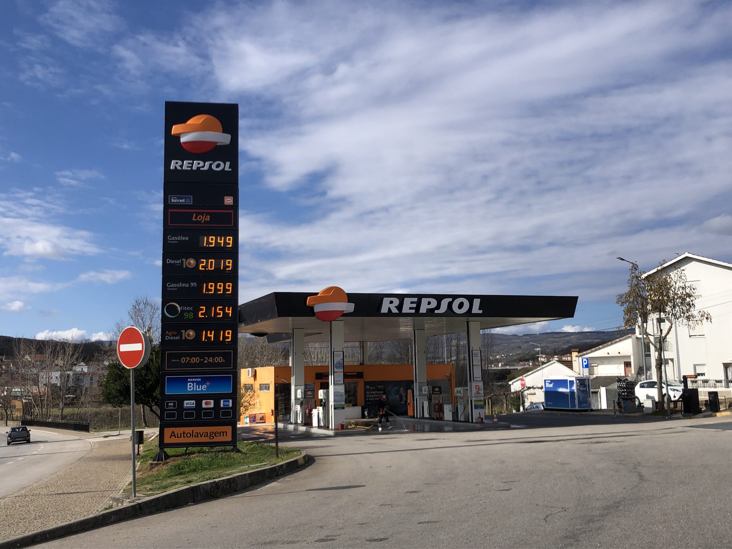 Aumento do preço dos combustíveis deixa postos vazios em Bragança