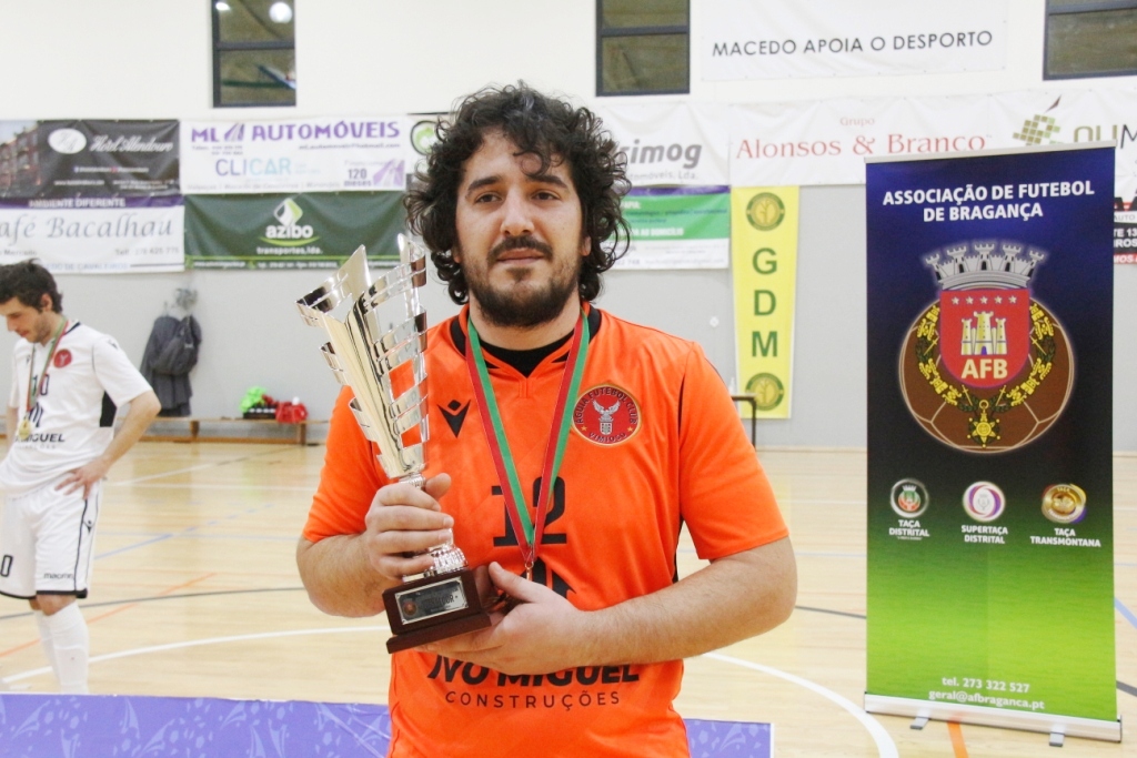 Futsal: Chico defendeu dois penáltis e foi decisivo na conquista da Taça Distrital para o Vimioso
