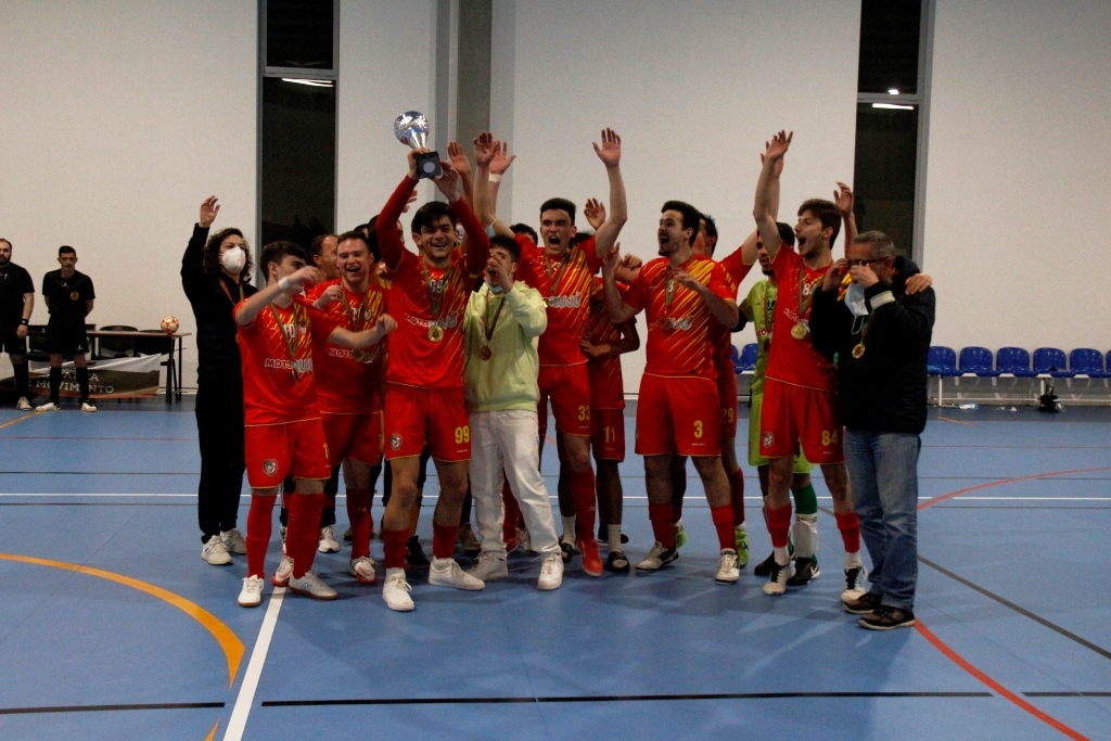 Escola Arnaldo Pereira conquista Taça Distrital de Futsal de Juniores