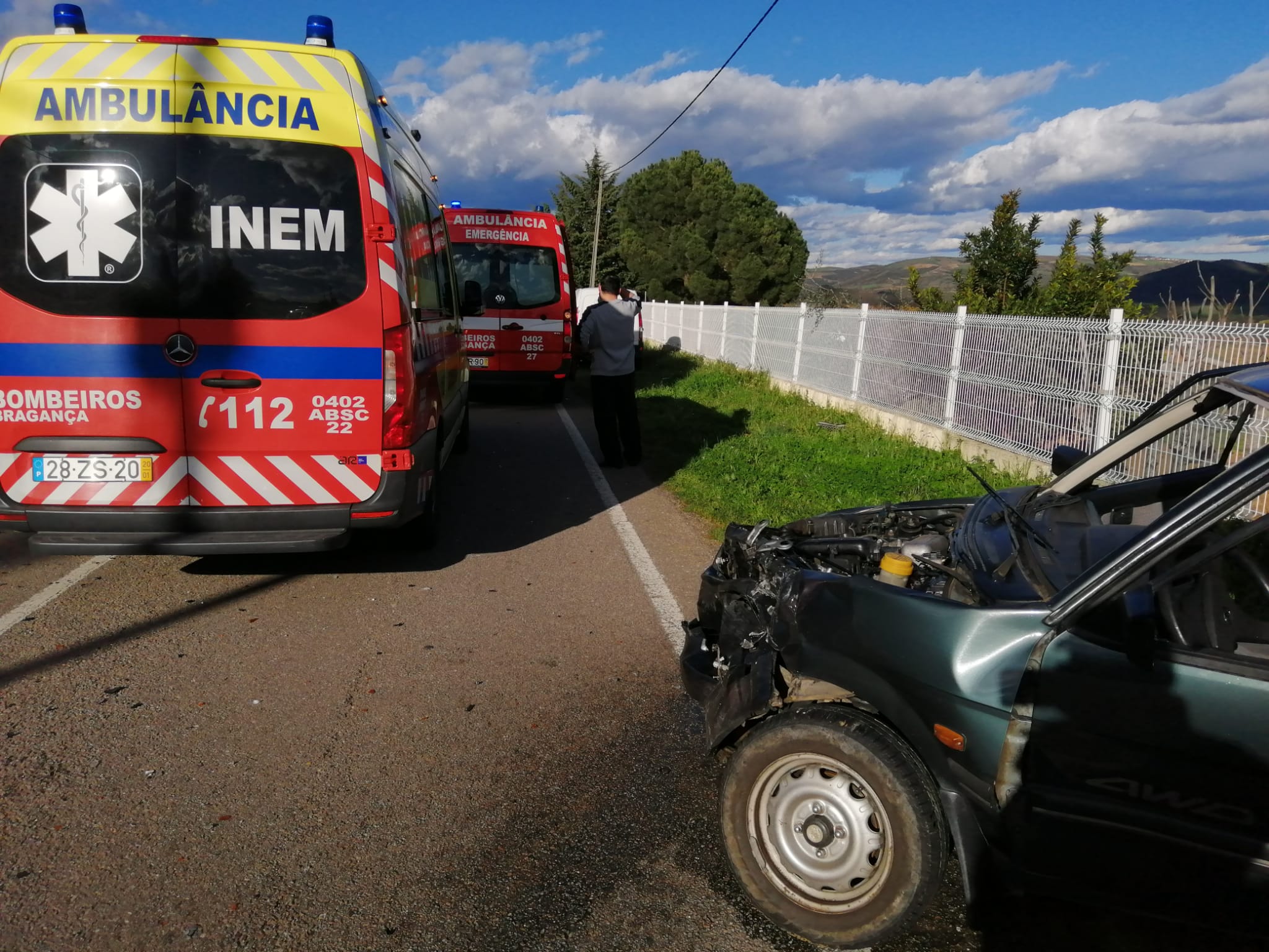 Três feridos em colisão rodoviária perto do Aeródromo de Bragança