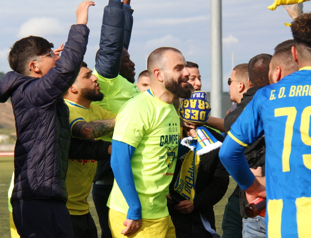 Futebol: Michel vai pendurar as chuteiras