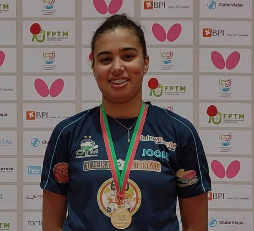 Matilde Pinto é campeã nacional de ténis de mesa em juniores femininos