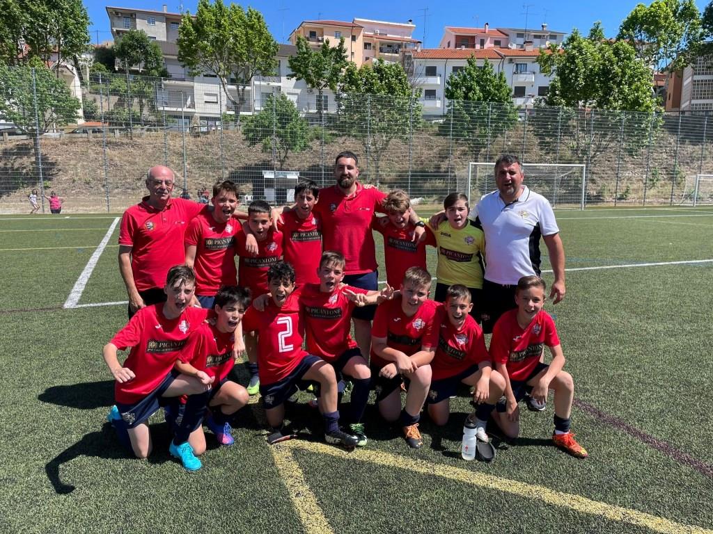 F.C. Mãe d´Água A vence Taça de Encerramento de Infantis