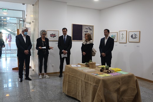 Exposição “Abraço a Saramago” com quadros da filha do nobel da literatura português