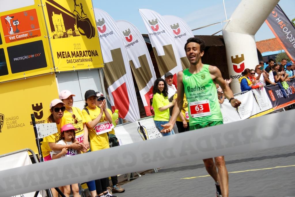 Atletismo: Rui Muga e Carla Martinho vencem 1ª Meia Maratona das Cantarinhas