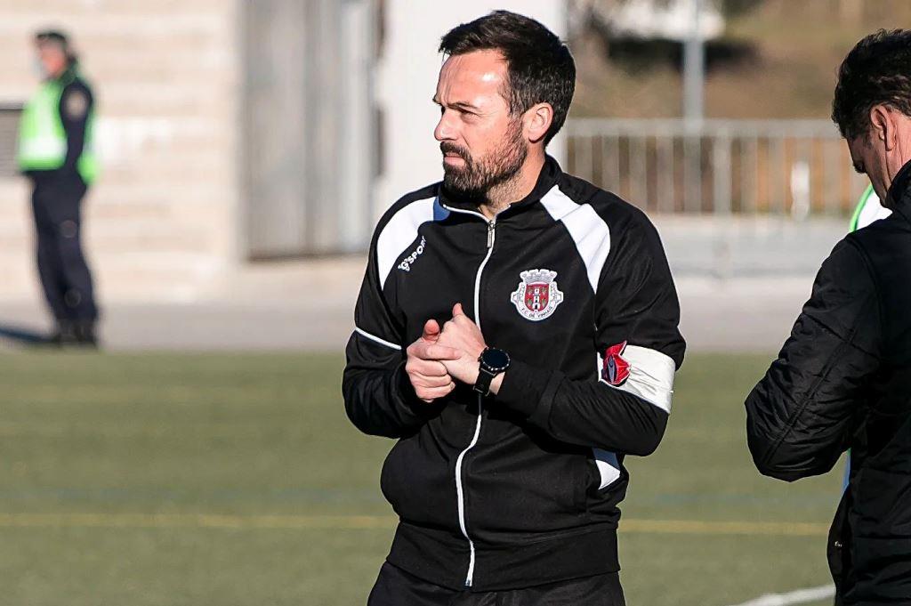 Futebol: Nuno Fernandes vai para a terceira época no comando técnico do F.C. Vinhais
