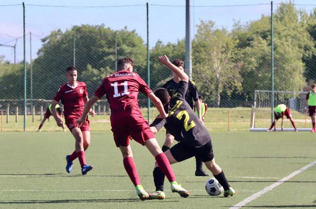 Mirandela e Alfandeguense lideram ranking de atletas inscritos na Associação de Futebol de Bragança