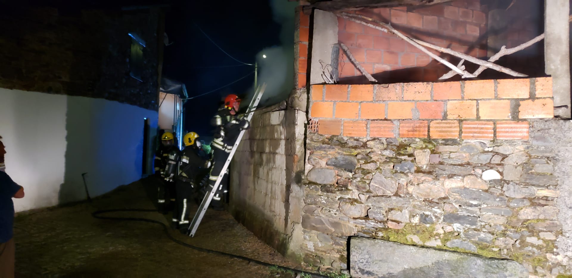 Anexo arde esta madrugada em França