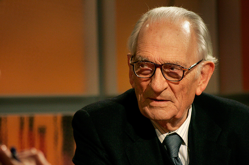 Adriano Moreira homenageado com a Grã-Cruz da Ordem de Camões pelo Presidente da República