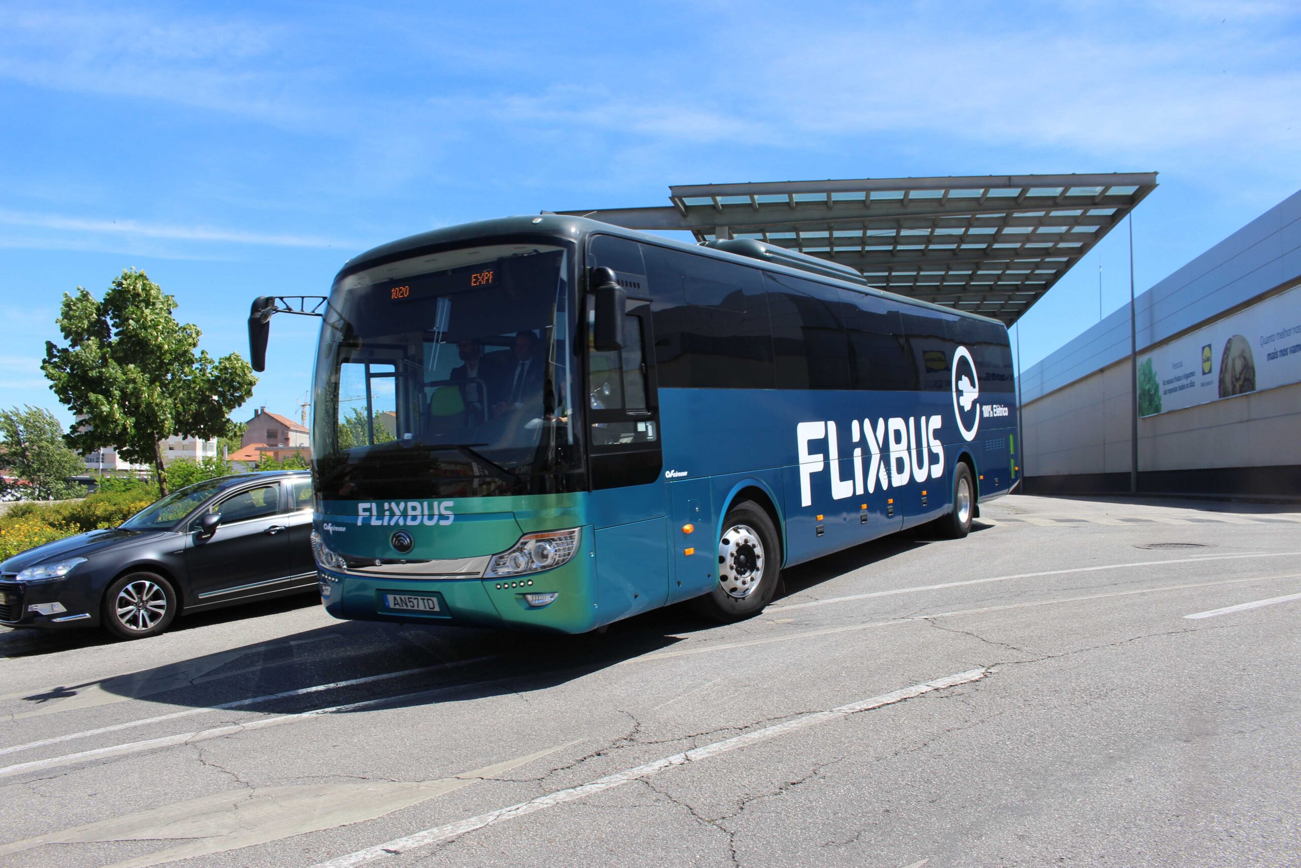 Primeiro autocarro 100% eléctrico a operar em Portugal já liga Bragança ao Porto
