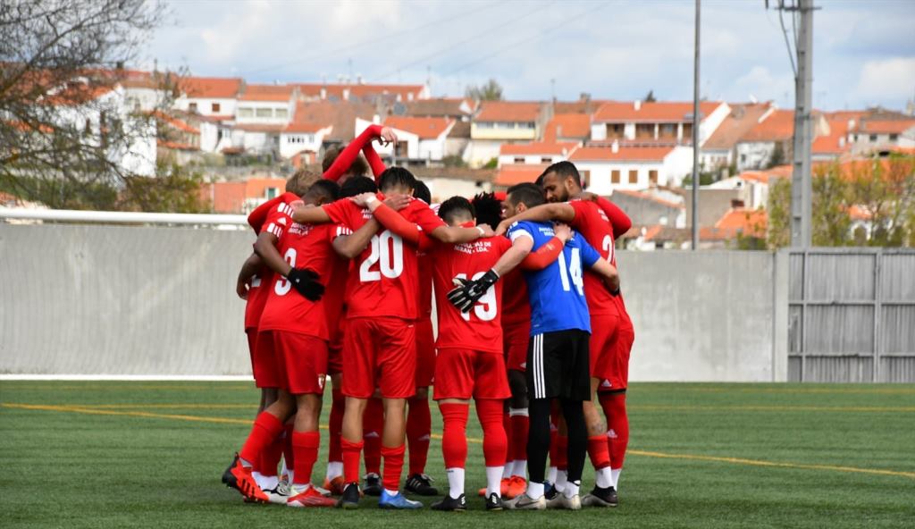 Mirandês mantém base da época passada e apresenta um projecto mais profissional e ambicioso