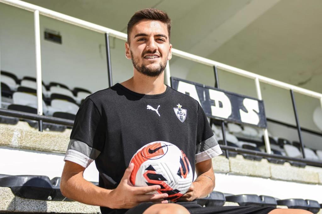 Futebol: Mirandelense Mário Borges reforçou a AD Sanjoanense