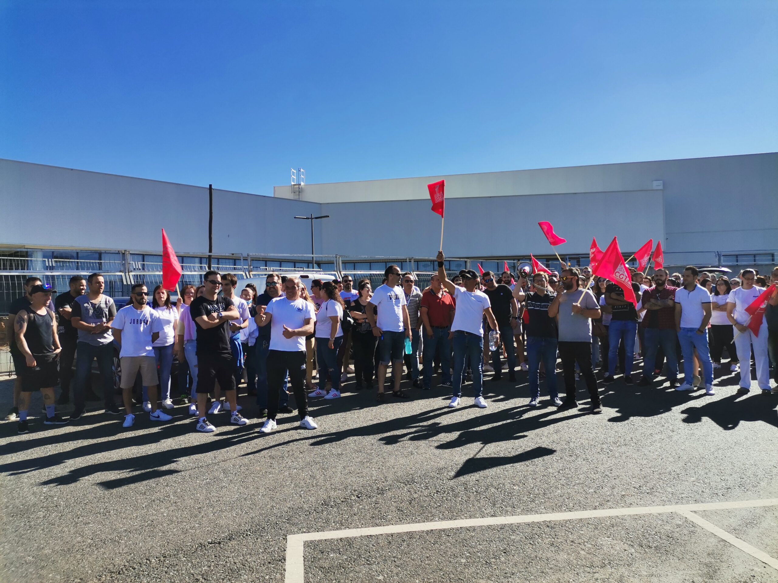 Funcionários da Faurecia em greve pediram aumento de salários