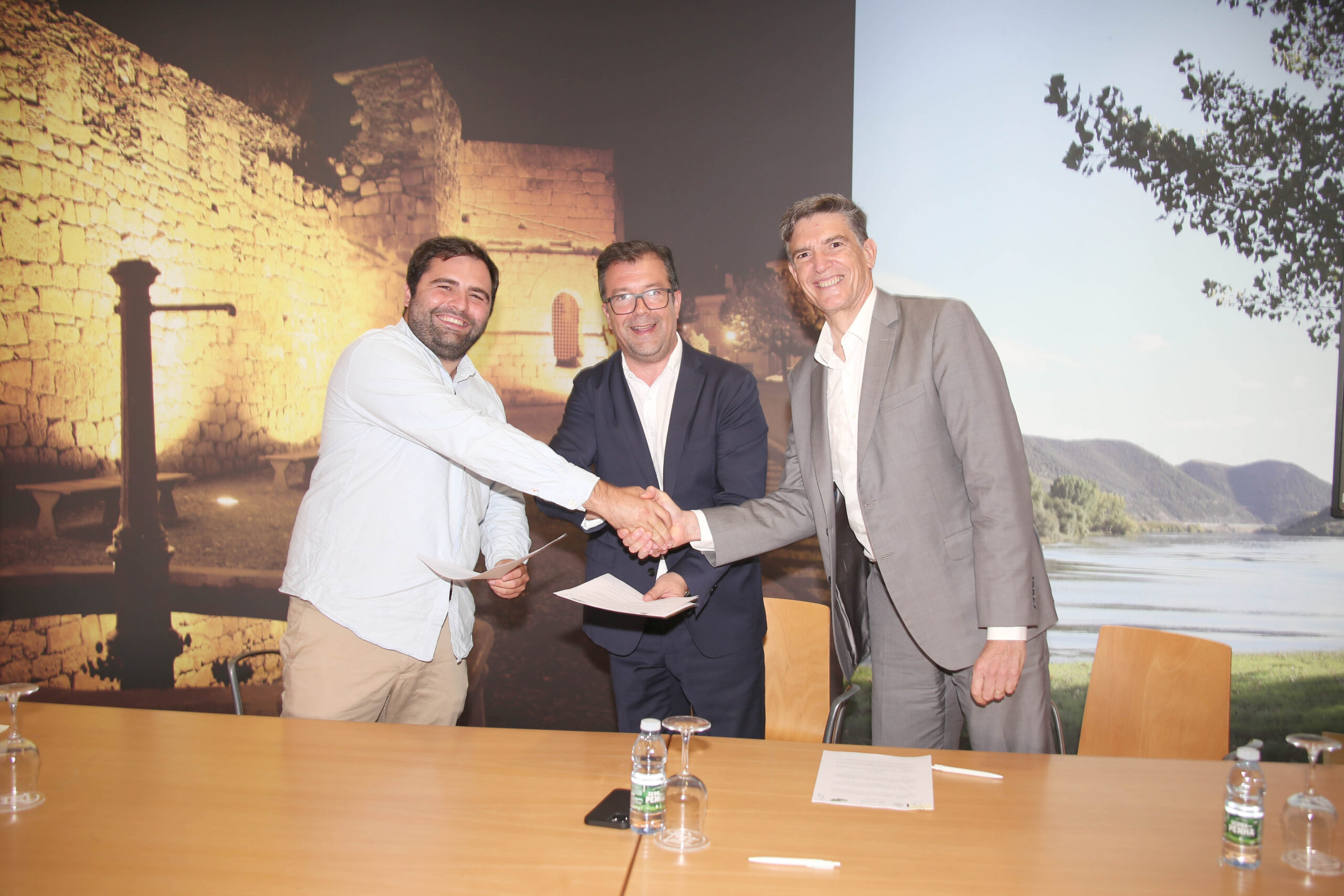 Protocolo entre a Movhera, o município de Moncorvo e a Just for Change permite recuperação de habitações do concelho