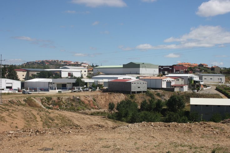 Zona industrial de Alfândega da Fé vai ser ampliada num investimento de 1,5 milhões de euros