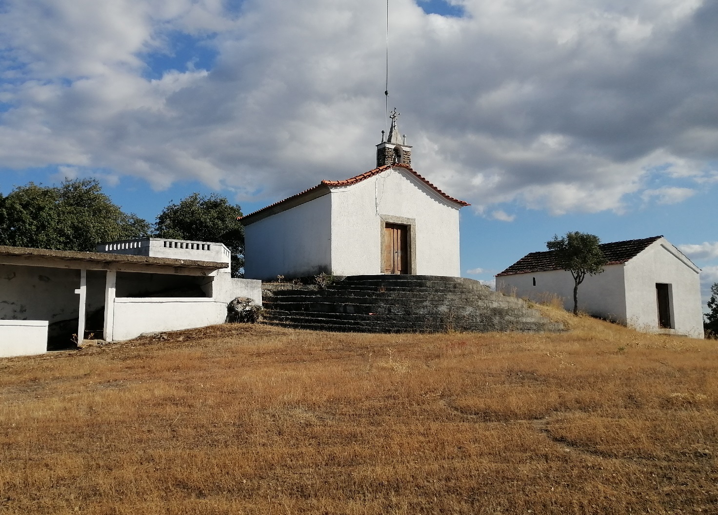Tribunal de Mirandela condena casal que cortou caminho de acesso a capela em são Pedro de Vale do conde