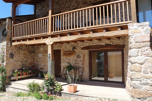 Alojamentos de turismo lotados em Agosto e procura supera anos antes da pandemia