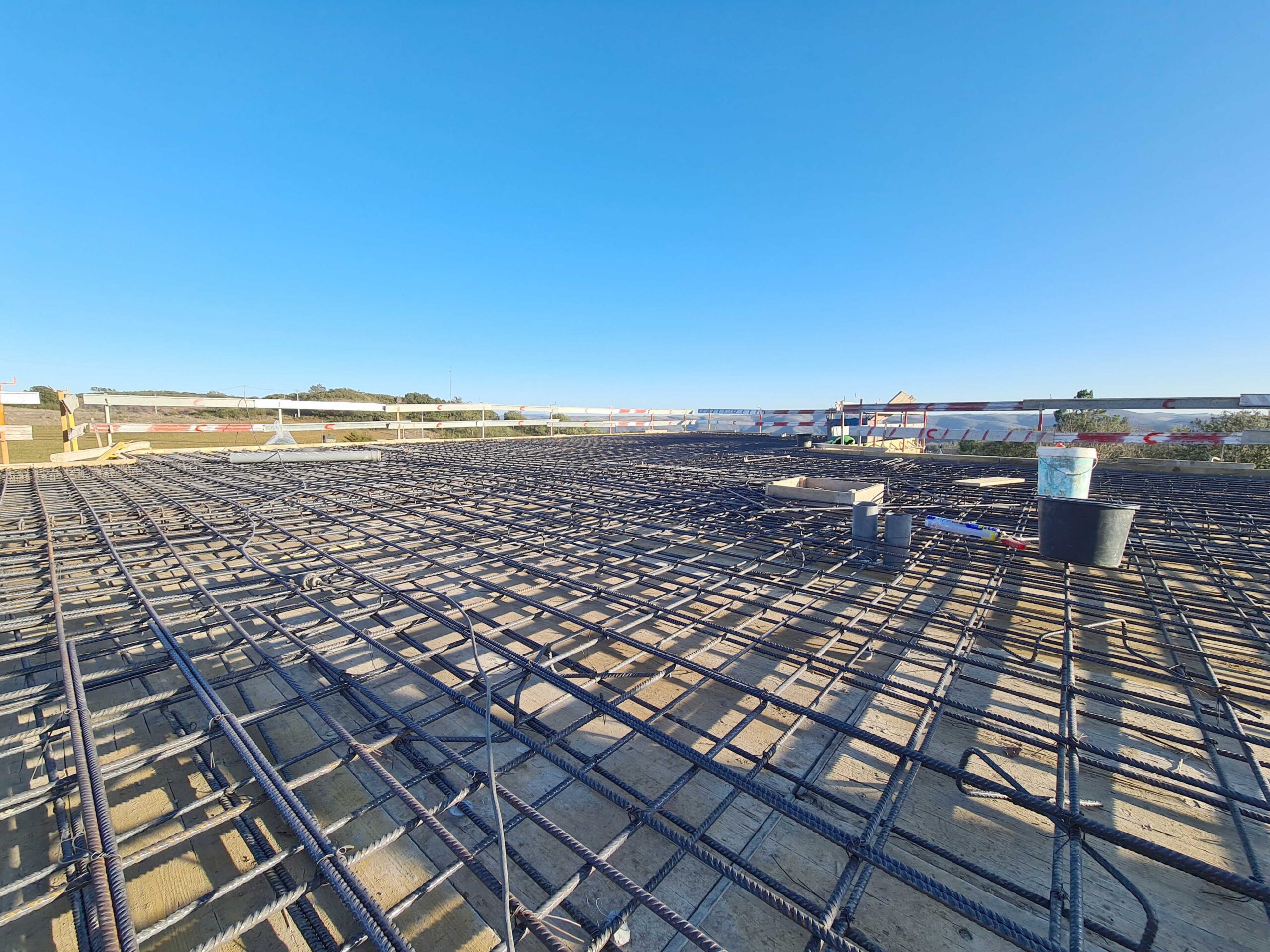 Sector da construção a braços com preços altos e falta de materiais perante a procura alta para comprar casa