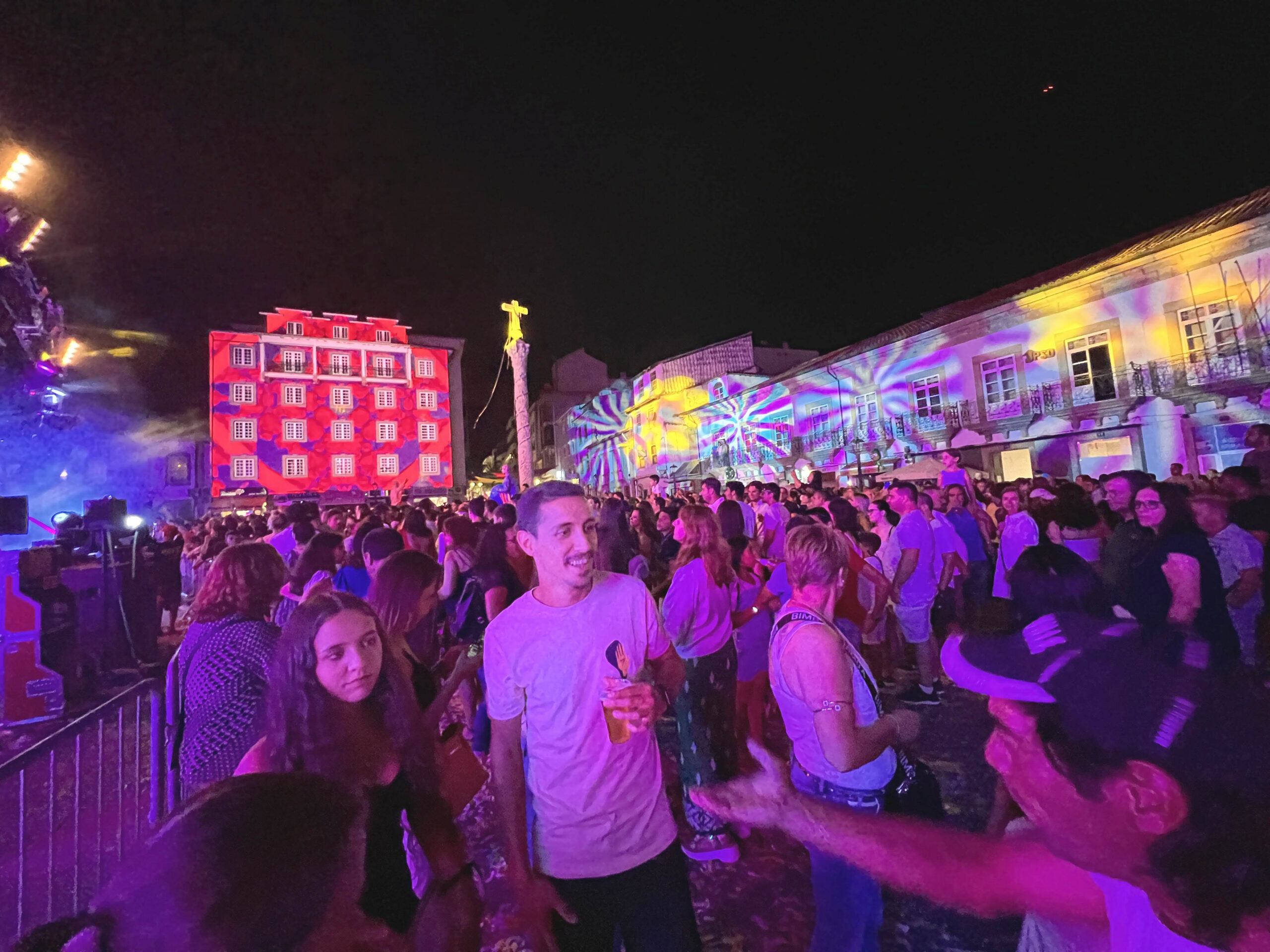 Festa Verão Bragança voltou a animar as ruas do centro da cidade no sábado à noite