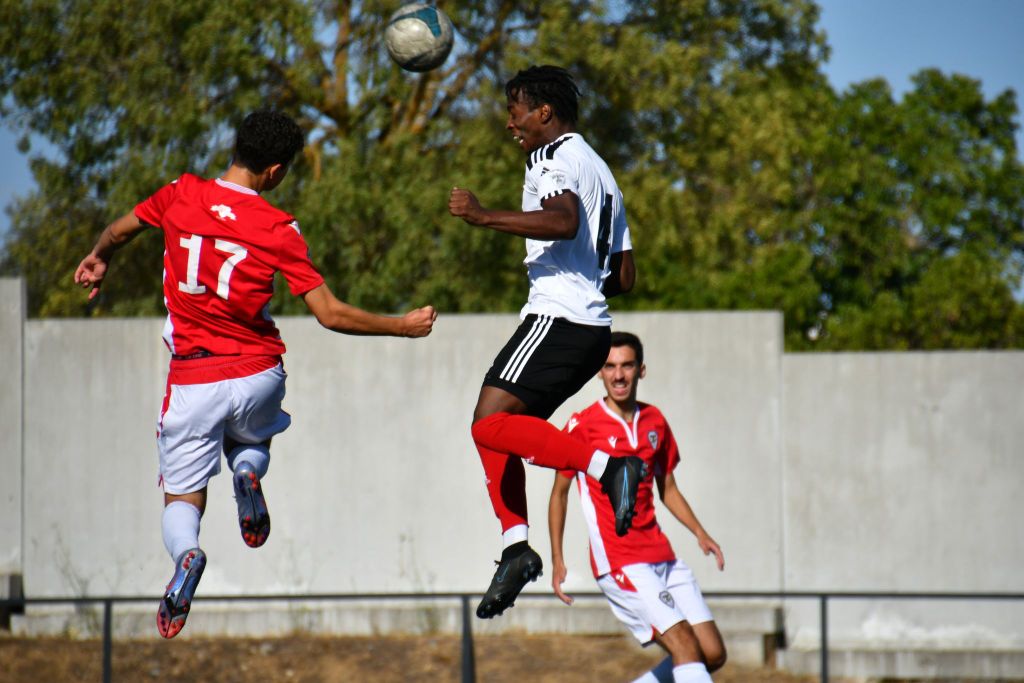 Mirandês vence (2-0) Salgueiros B na apresentação aos sócios