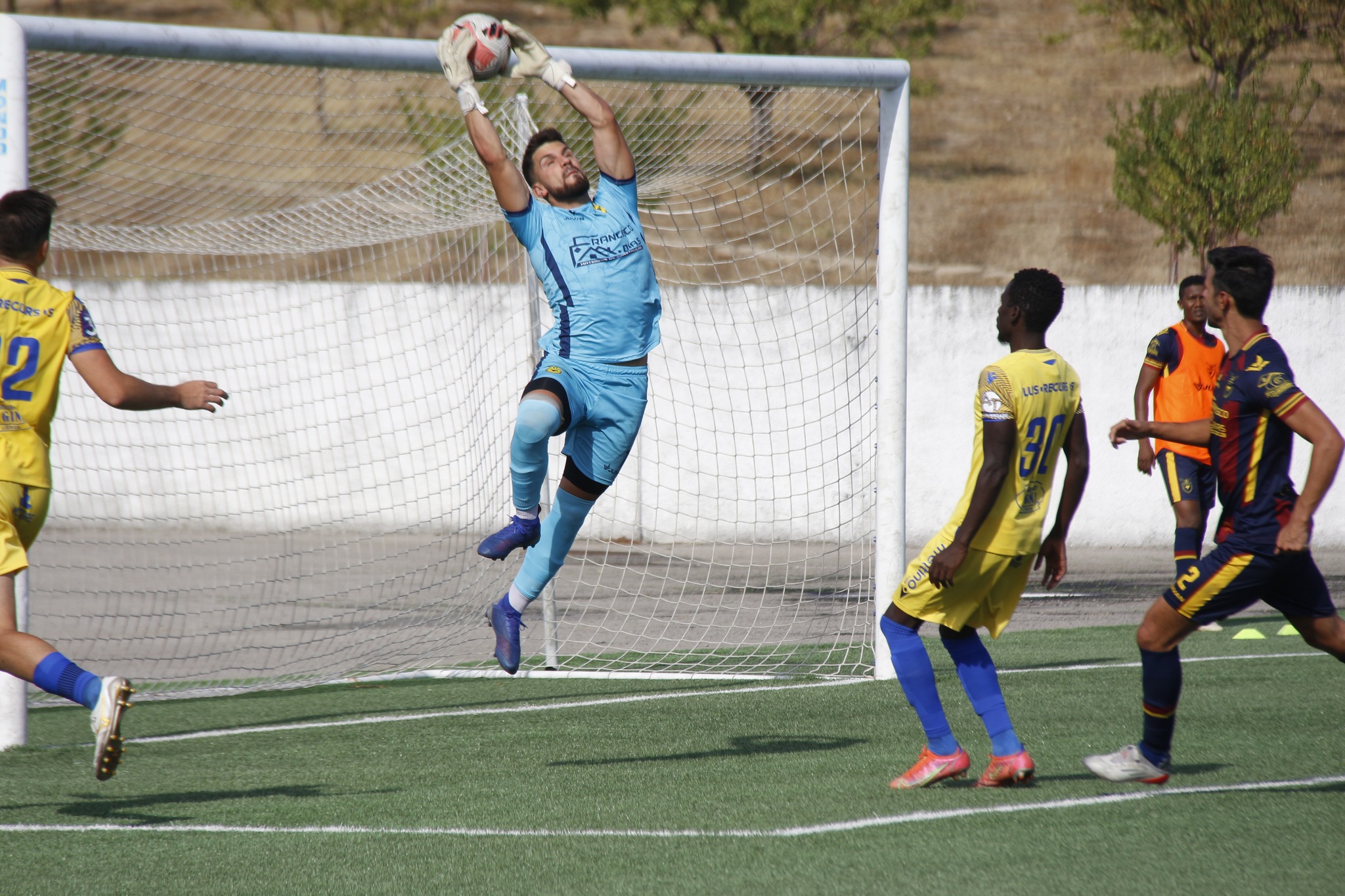 Futebol: Rebordelo sofre goleada caseira e fica pelo caminho na Taça de Portugal