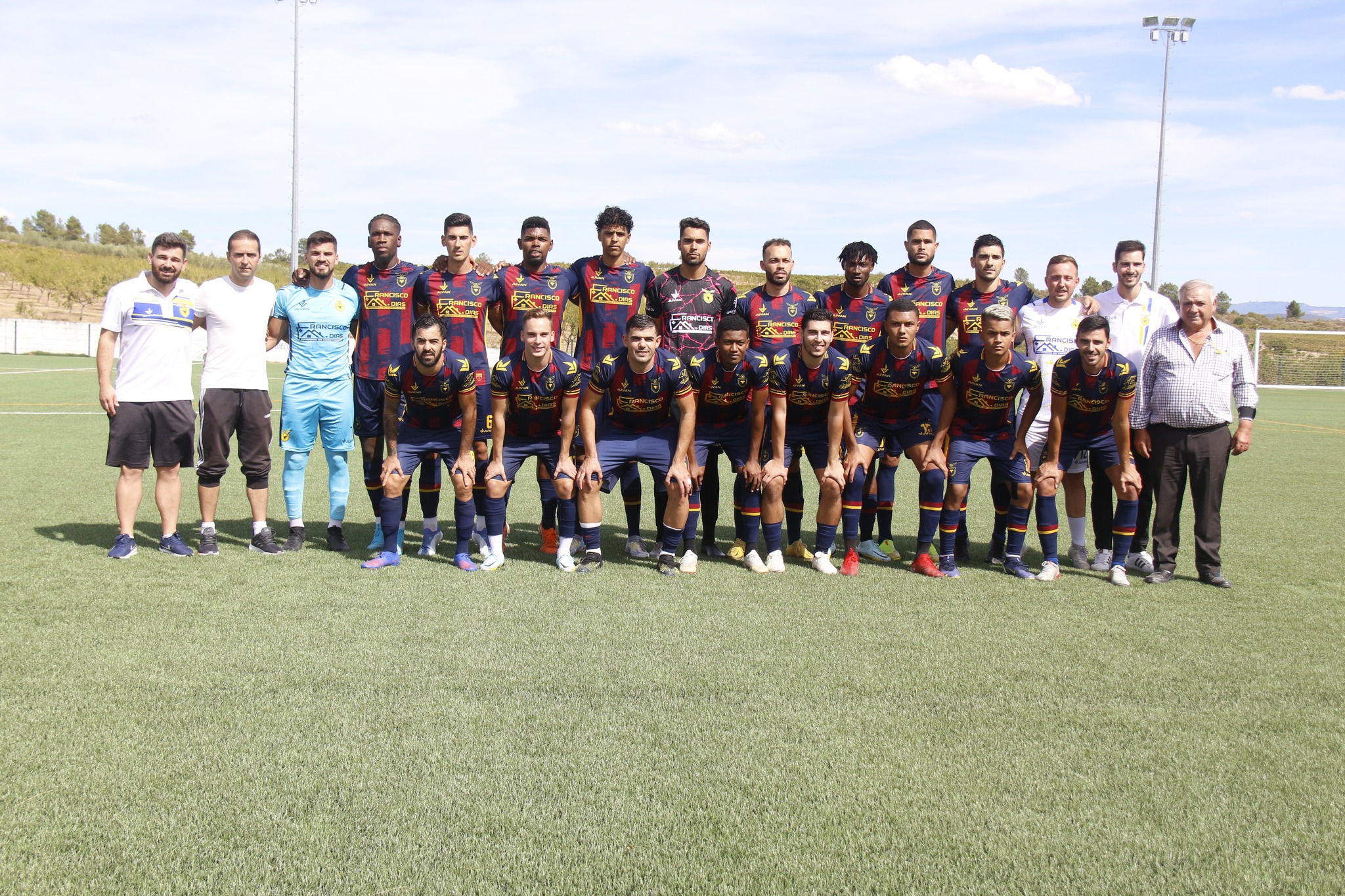 Futebol: Nuno Loureiro considera que Forte Carrazedense é uma incógnita