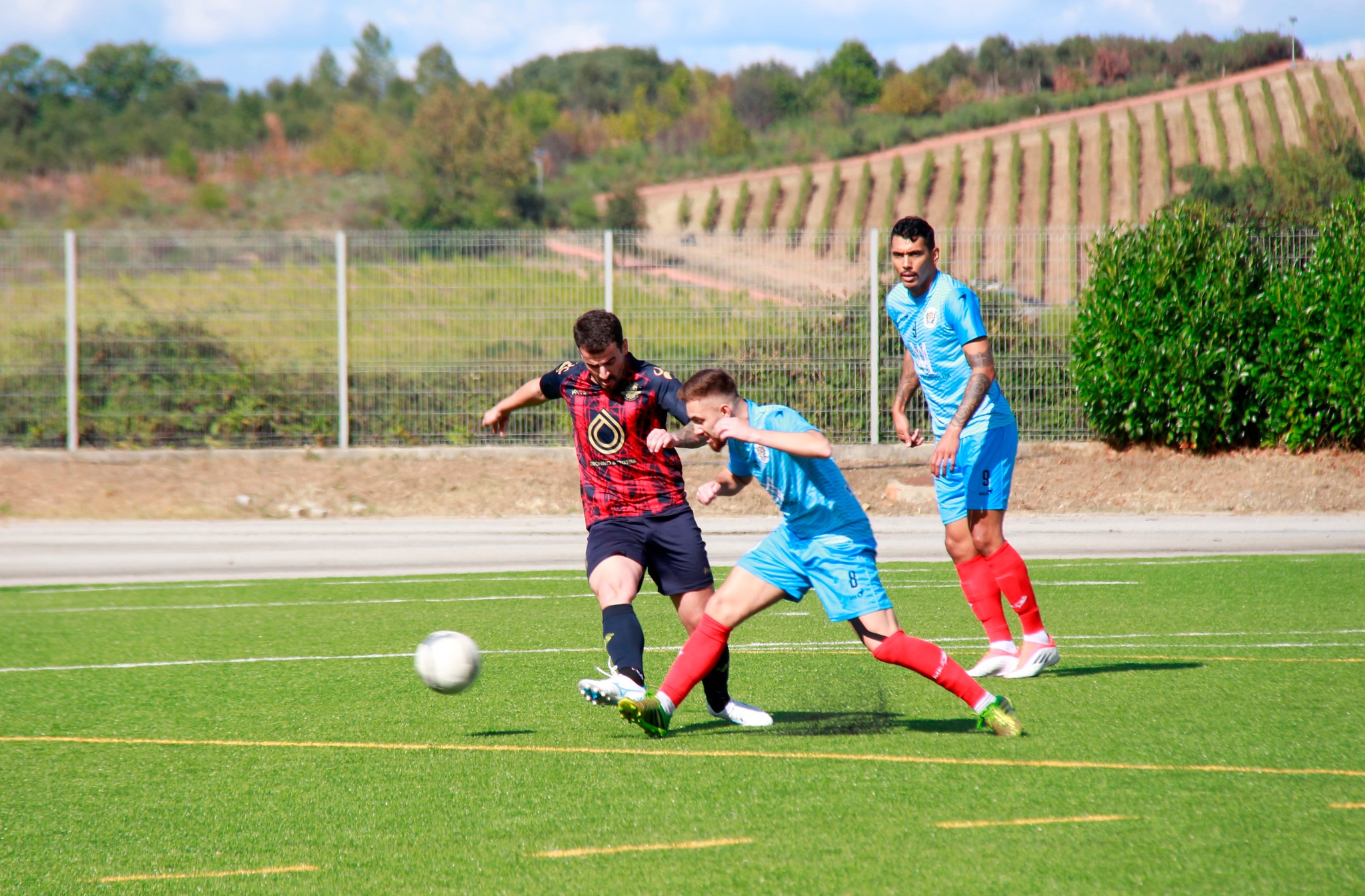 Futebol: Moncorvo, Argozelo e Rebordelo vencem no pontapé de saída do distrital