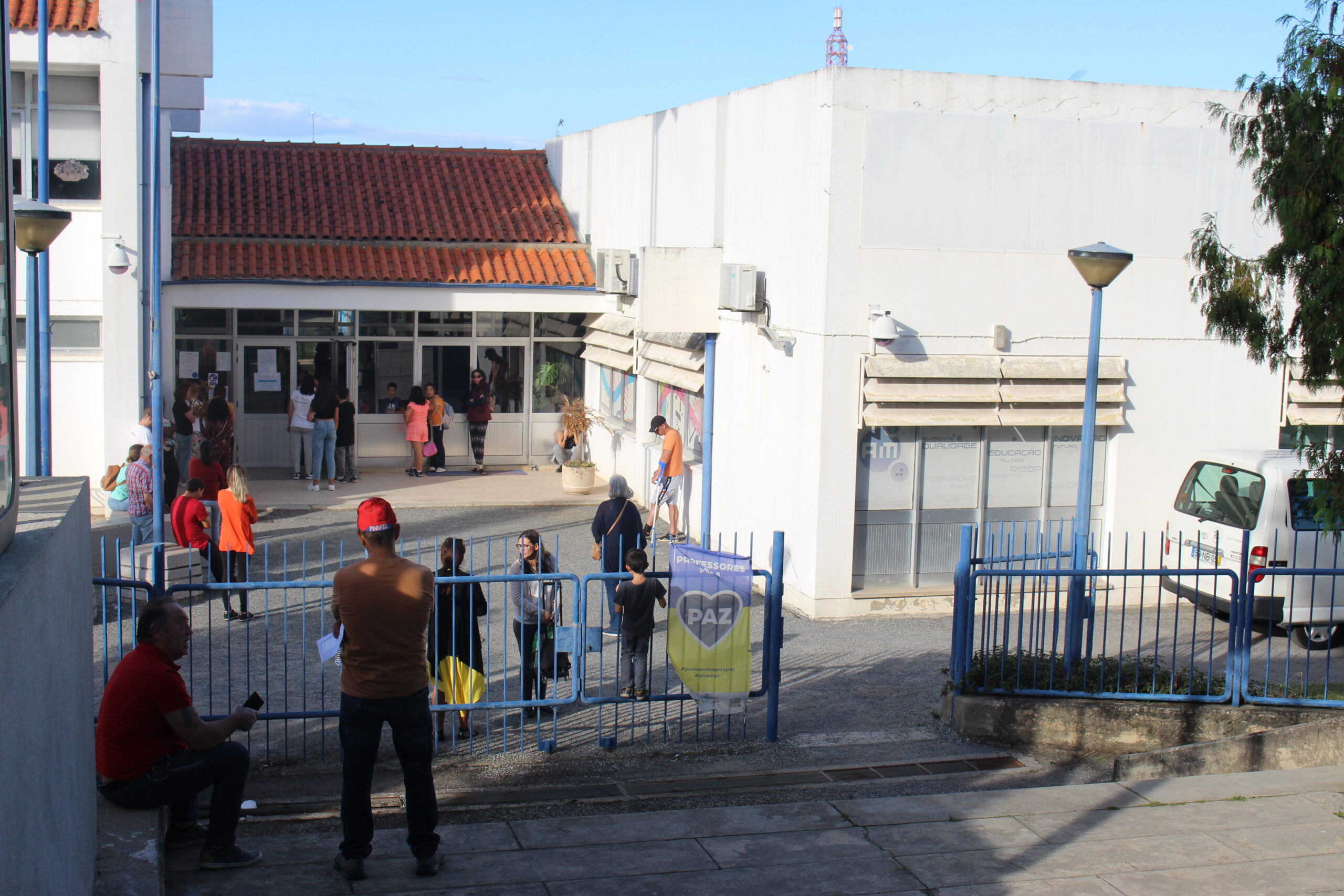 Falta de professores deixa alunos sem aulas