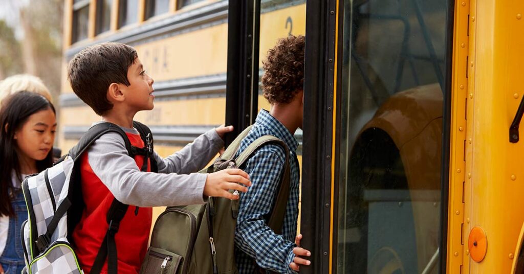 Pais descontentes com transporte das crianças das aldeias de Carrazeda de Ansiães para a escola na vila
