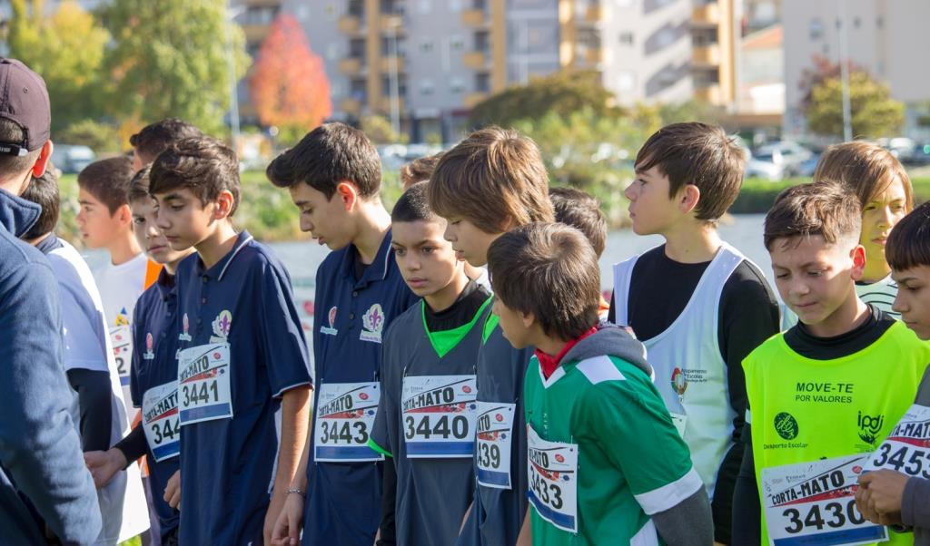 Atletismo: Corta Mato Distrital do Desporto Escolar realizou-se em Mirandela e qualificou alunos para o nacional