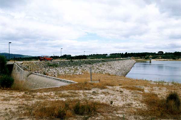 Chuva de Novembro ainda não chega para estabilizar Barragem de Fontelonga